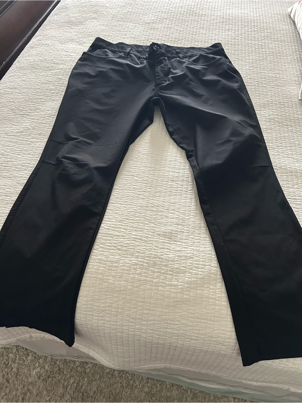Old Navy Men’s Black Chino Pants - Straight Fit